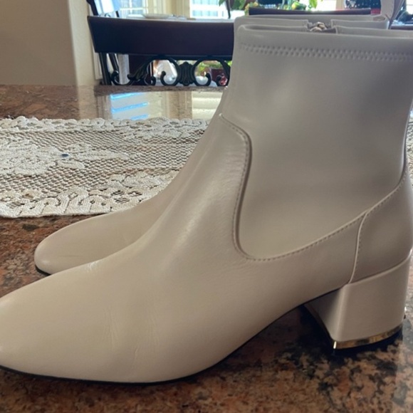 Coach Ivory Ankle Boots – Size 7.5 – Brand New - Picture 2 of 4